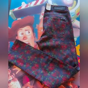 7 seven for all Making contour in Rogue roses🌹print skinny jeans Girls size 6P